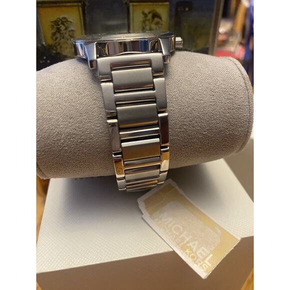 Michael Kors 3489 Silver Bracelet Watch Japan Movement Women Round Face NWT main image 10